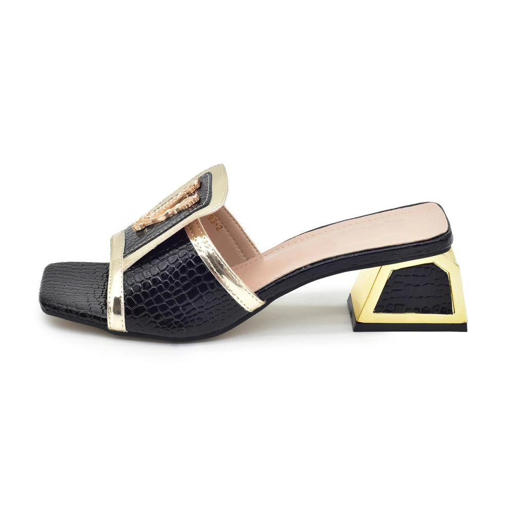 Latest Luxury Designer High Heels Sandals Women Open Toe Pumps Patent Leather Ladies Shoes and Sandals Decorated with Appliques