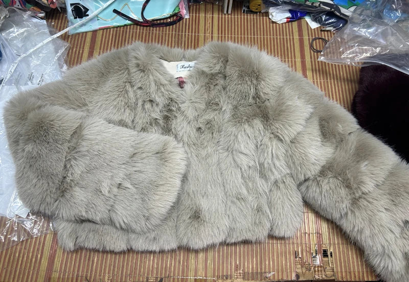 Faux Fox Fur Coat V-Neck Winter Woman Long Sleeve Warm Winter Coat Women Fashion Luxury New Fur Jacket Teddy Chic Outwear 2024