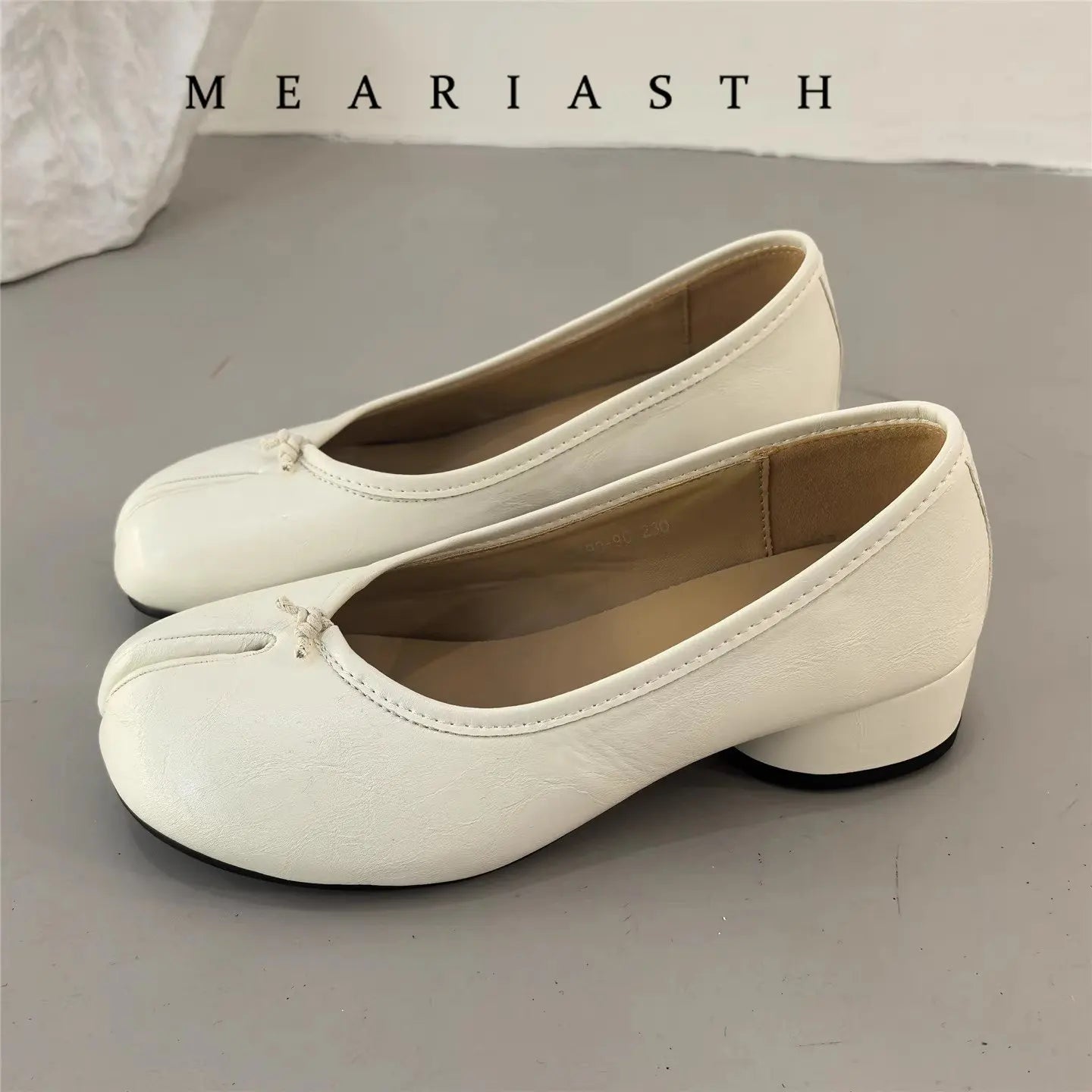 Slip-On Cylindrical Heel Tabi Pumps Bowknot Split Toe High Heels for Women Handmade Multi-Color Novelty Design Leather Shoes New
