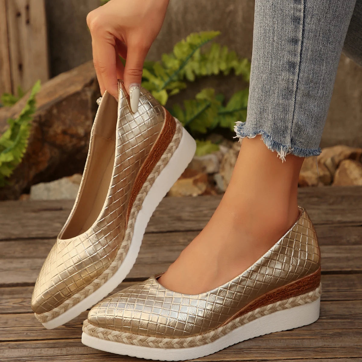 2025 New High Heels Pointed Toe Comfortable High-Heeled Shoes Ladies Shallow Mouth Lace-Up Clogs Wedge Platform Women Sneakers
