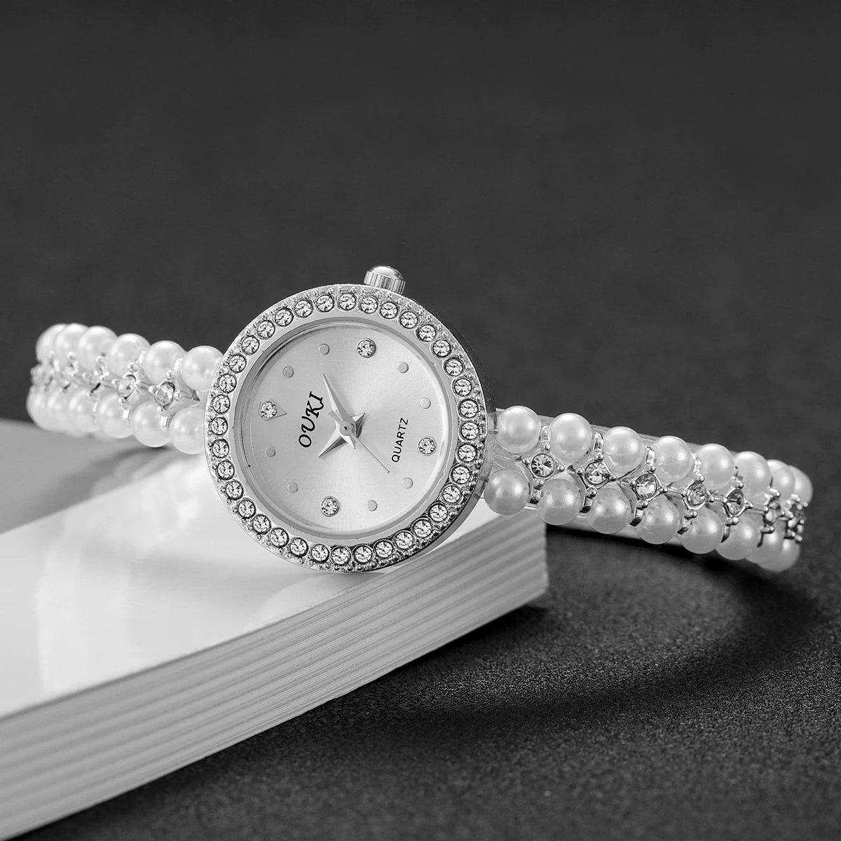 Fashion Women's Watches Ladies Imitation Pearls Alloy Band Analog Quartz Wristwatch Reloj Mujer（Without Box）