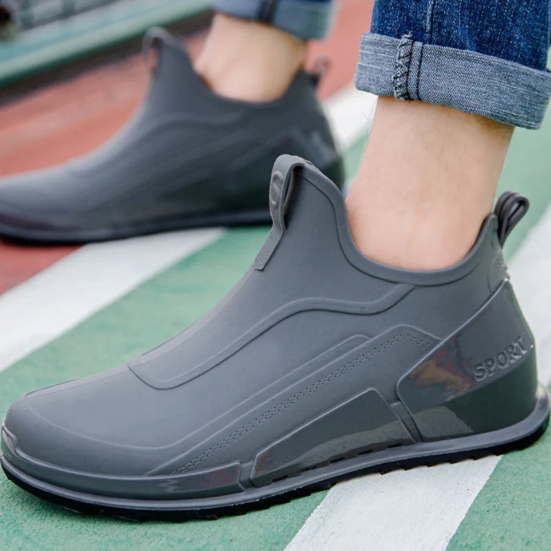 Men's Rain Boots Ankle Waterproof Shoes Men Casual Fishing Work Shoes Slip on Non-slip Rain Shoes Womens Kitchen Rubber Shoe 장화