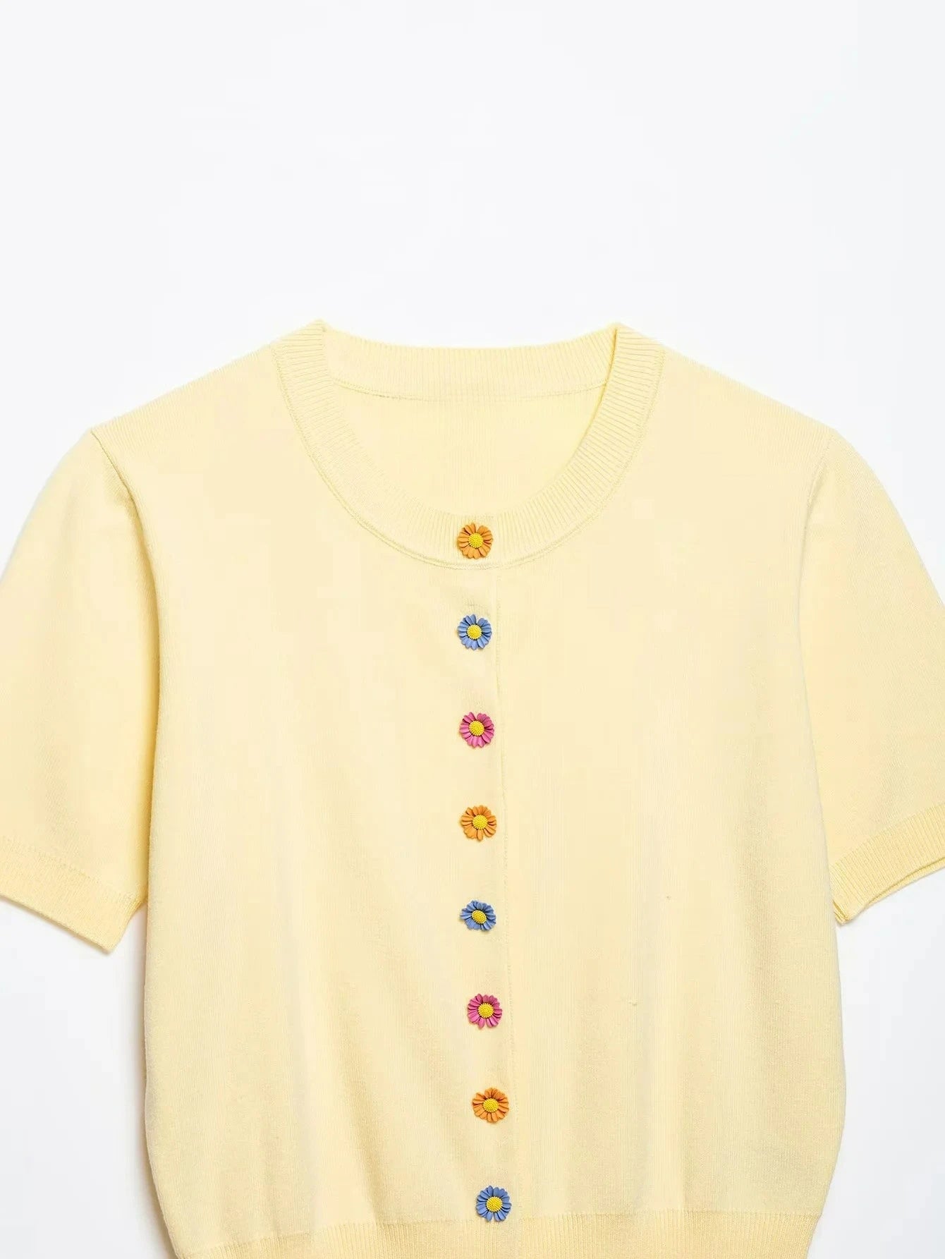 KONDALA Casual Butter Yellow Knit Cardigan Short Sleeve O Neck Flower Buttons Top Fashion 2026 Summer Holiday Women Knit Outwear