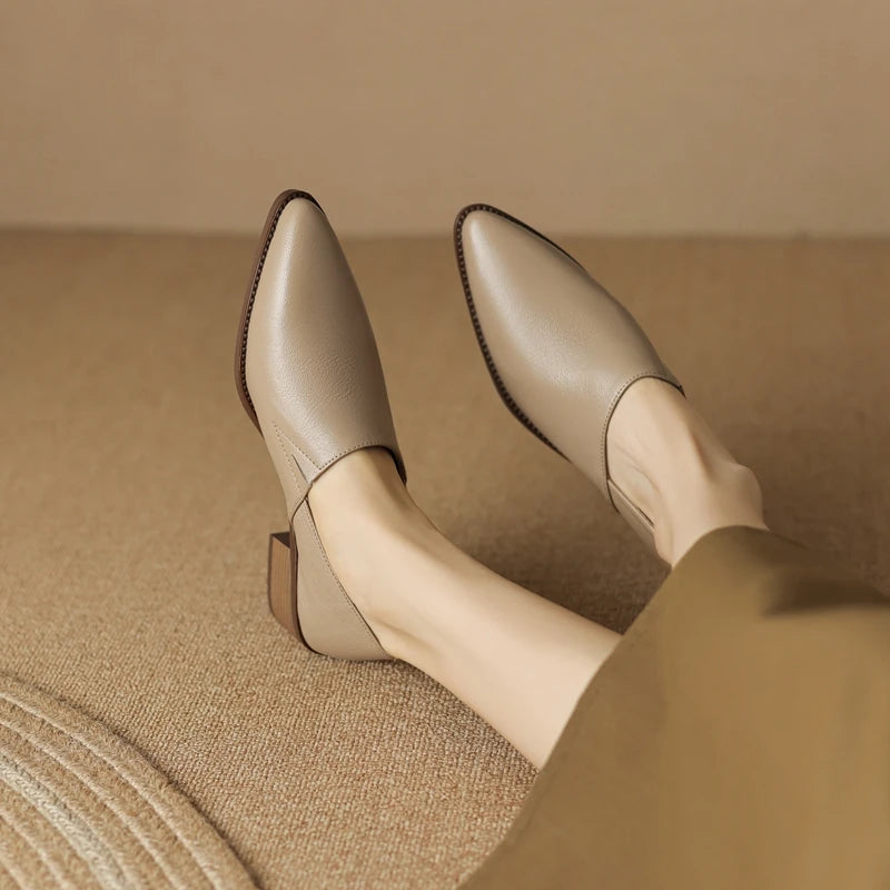 Women's New Simple and Comfortable Vintage Leather Pointed High Heels Large Lefu Shoes