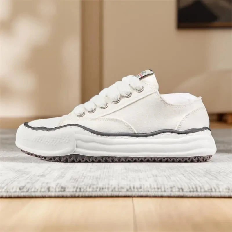 SneakersRetro Casual Unisex Sports Sneakers 2026 New: Streetwear Brand Couples Breathable Soft-Soled Versatile Student