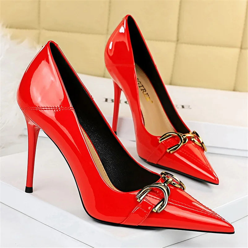 2023 Women Sexy 10cm High Heels Burgundy Nude Pumps Lady Stripper Stiletto Heels Glossy Leather Wedding Bridal Quality Red Shoes