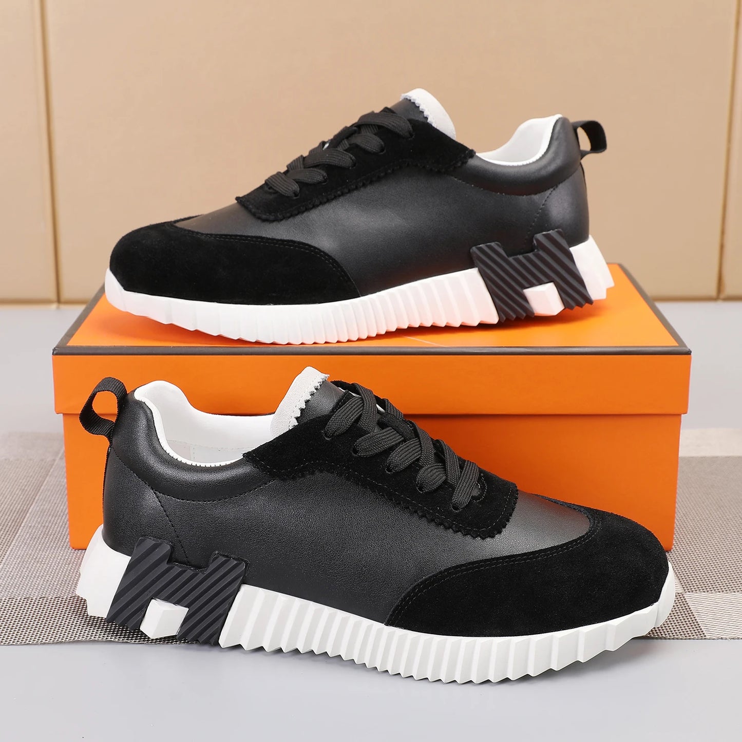 Leather Men's Shoes Comfortable Breathable British Style Casual Running Shoes Fashionable Board Shoes round Toe Thick Bottom