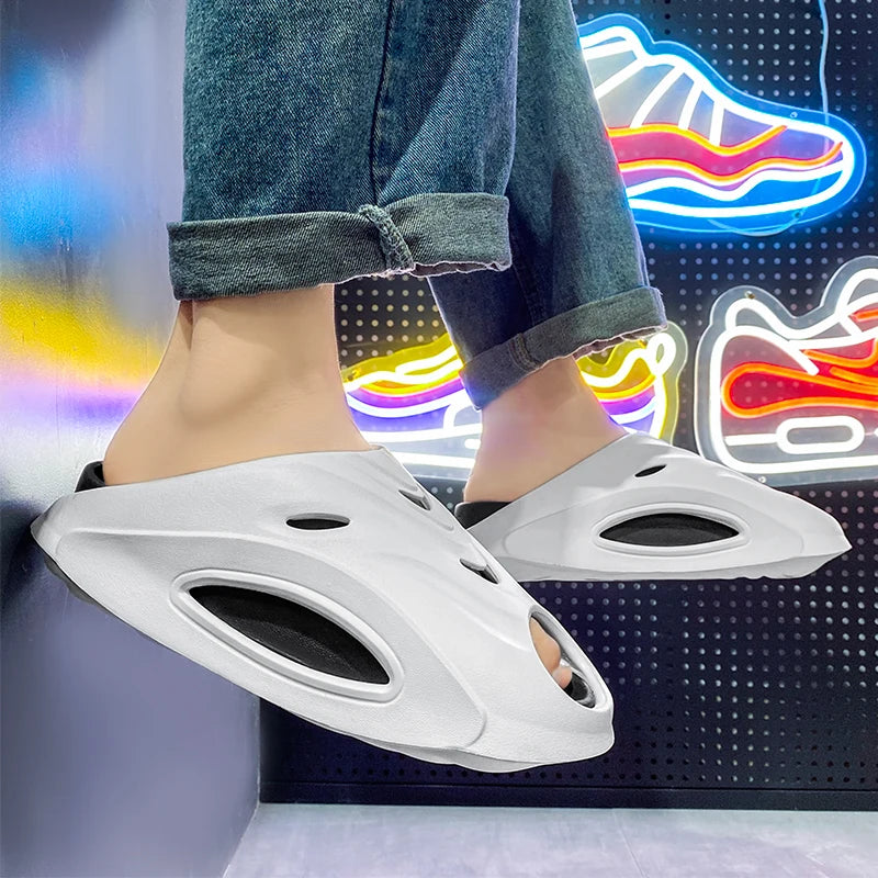 New Men's Slippers Outdoor Indoor Beach Sandals Comfortable Thick Soft Slides Men Women Casual Shoes Men Flip-flops Slippers