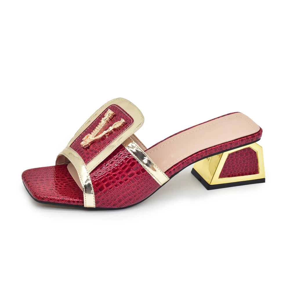 Latest Luxury Designer High Heels Sandals Women Open Toe Pumps Patent Leather Ladies Shoes and Sandals Decorated with Appliques