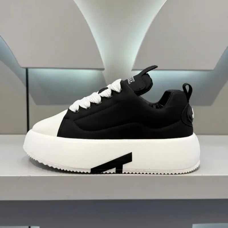 Thick Bottom Heightening White Shoes Round Toe Lace Up Casual Board Shoes Men Anti-slip Comfort Sneakers Fashion Running Shoes