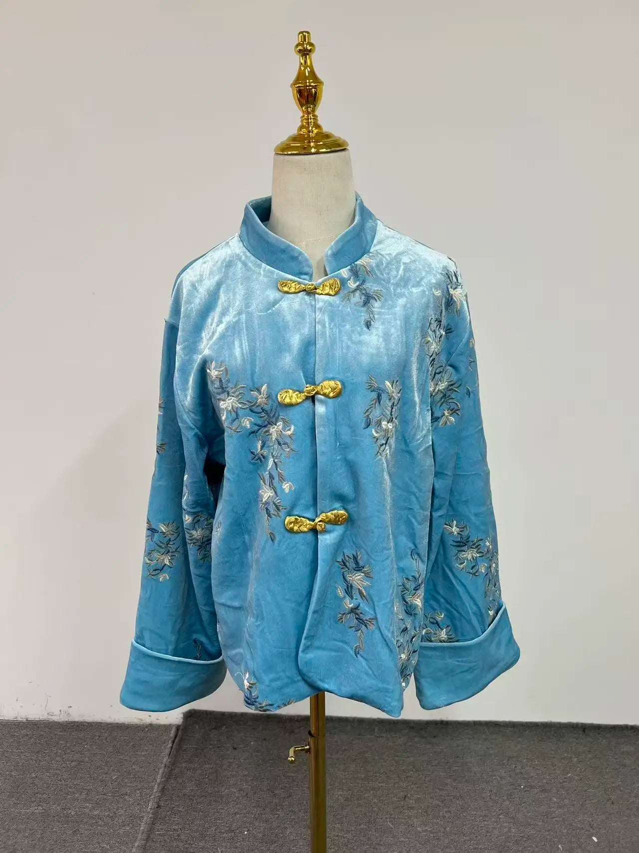 Winter Coat New Chinese Style Standing Collar Tang Suit Blue Embroidered Velvet Jacket Women Clothing Loose Short Coat Women Top