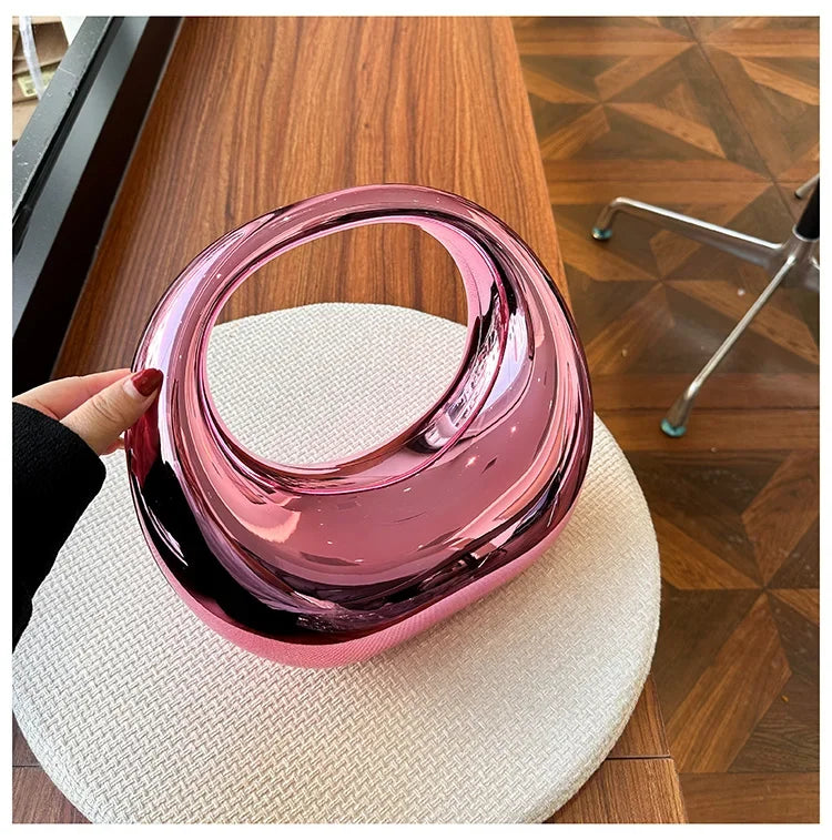 Hot Selling Creative Design Women's Top-Handle Bag PVC Metallic Luster Half Moon Banquet Women's Bag 2026 New Luxury Handbag