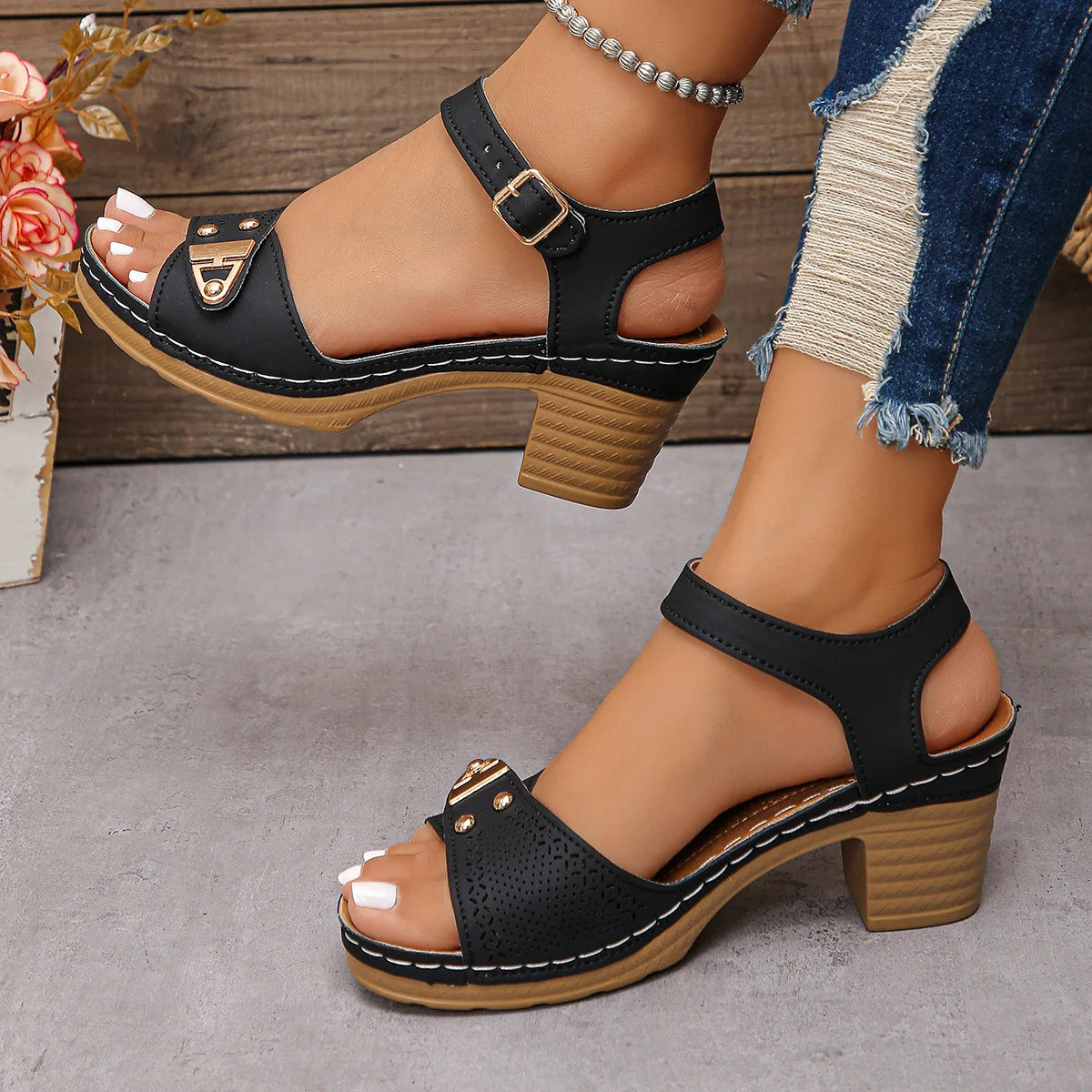 Women's Chunky Heel Sandals Adjustable Buckle Strap Plus Size Shoes Solid Color One Line Fashion Sandals for Women Summer 2025