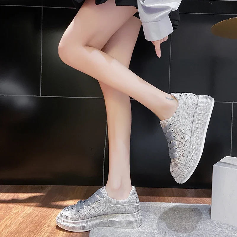 NEW Brand Women Fashion Casual Glitter Sparkling Sneakers Women Encrusted Lace Up Shoes White Sole Fashion Street Sneakers Shiny