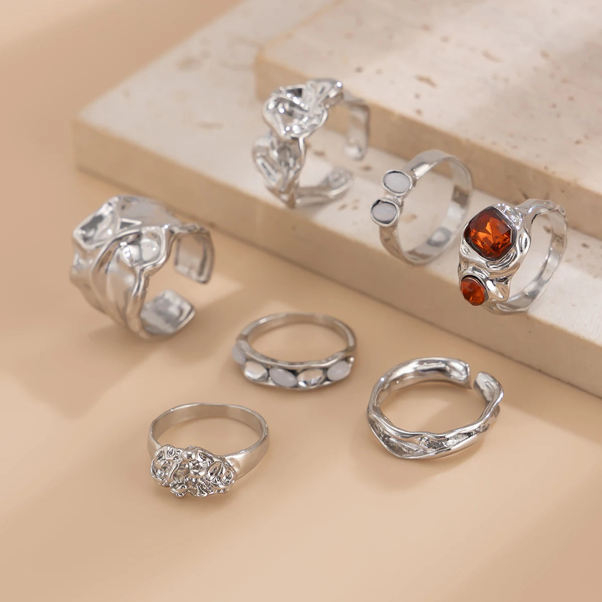 Ingemark 7Pcs/Set Vintage Irregular Folded Surface Open Rings for Women Goth Red Rhinestone Finger Rings Wed Bridal Jewelry Gift