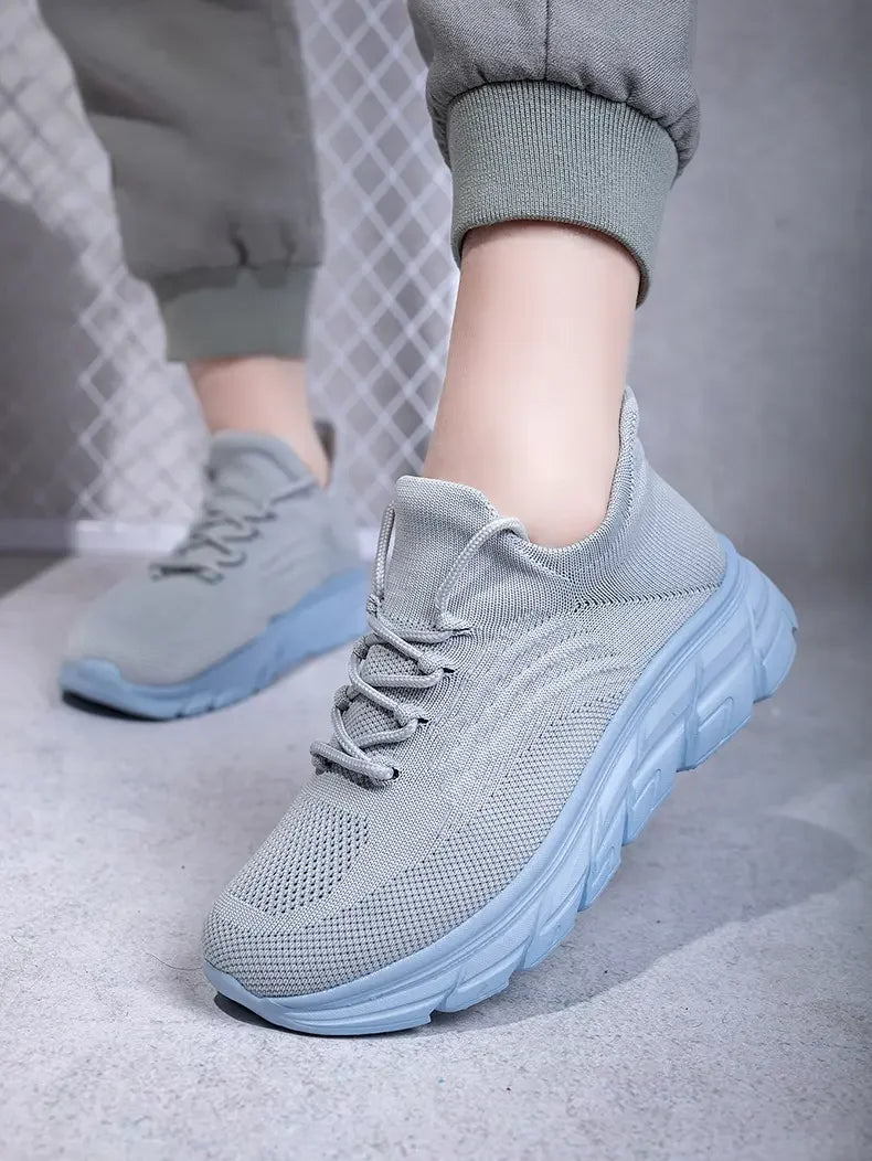 Men's Gray Running Shoes - Breathable Mesh Lace Cushioned Flat Boots Lightweight Sports Training Shoes Casual Style Design Shoes