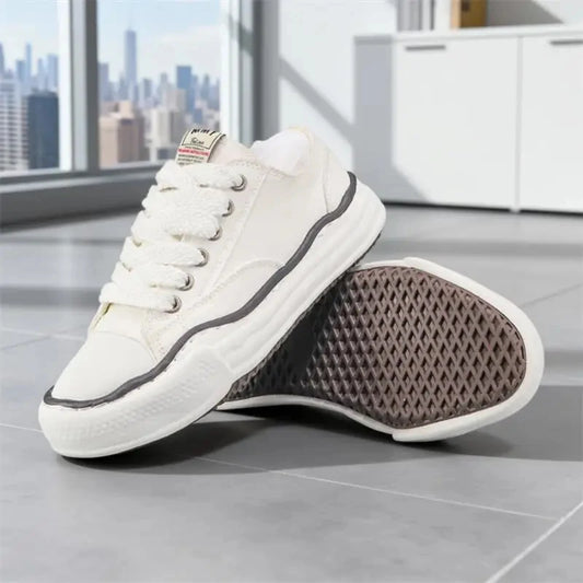SneakersRetro Casual Unisex Sports Sneakers 2026 New: Streetwear Brand Couples Breathable Soft-Soled Versatile Student