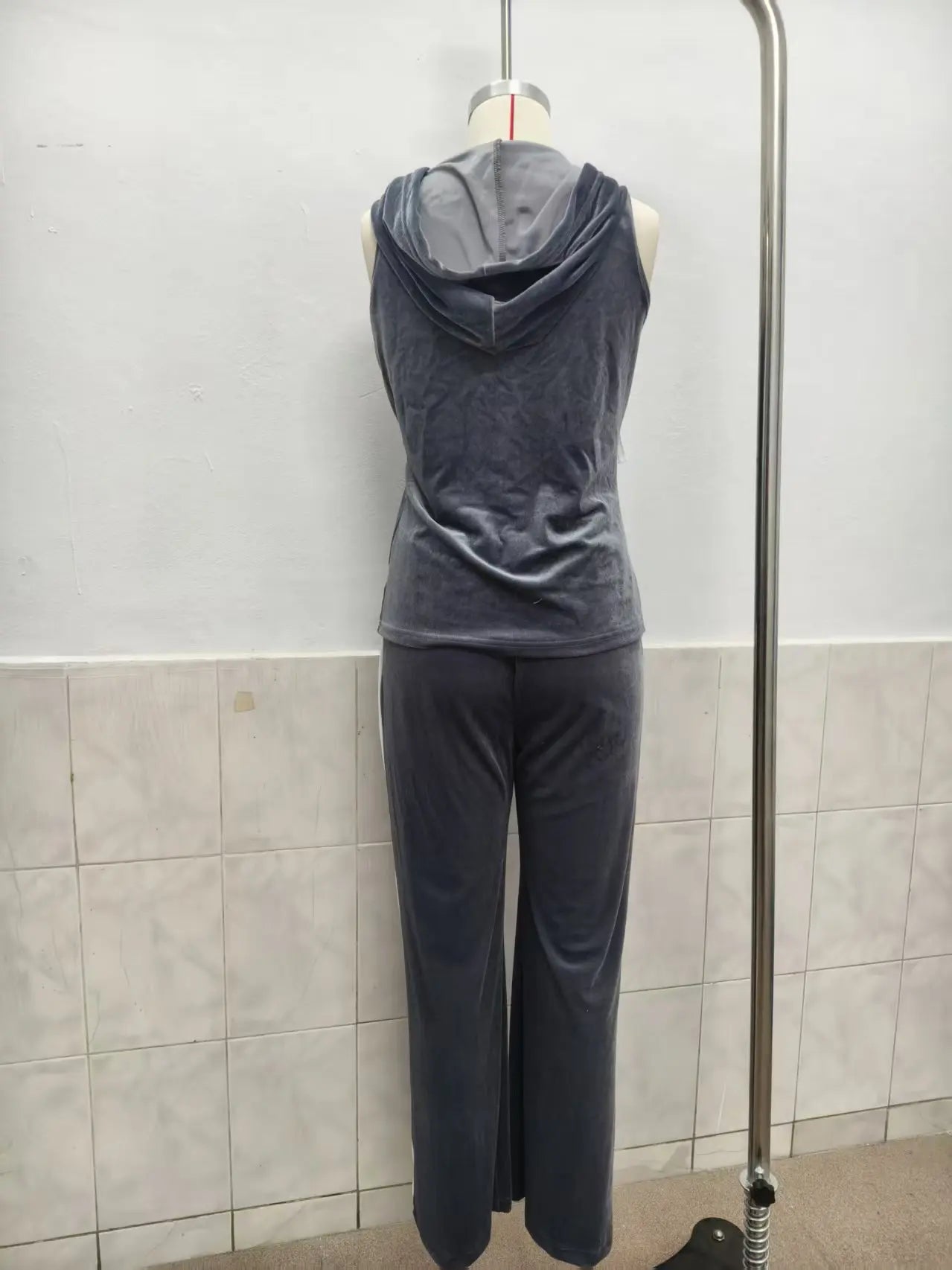 Casual Summer Trousers Set Fashionable Solid Color Loose Gold Velvet Sleeveless Hooded Top Lace-up Trousers Sports Two-piece Set