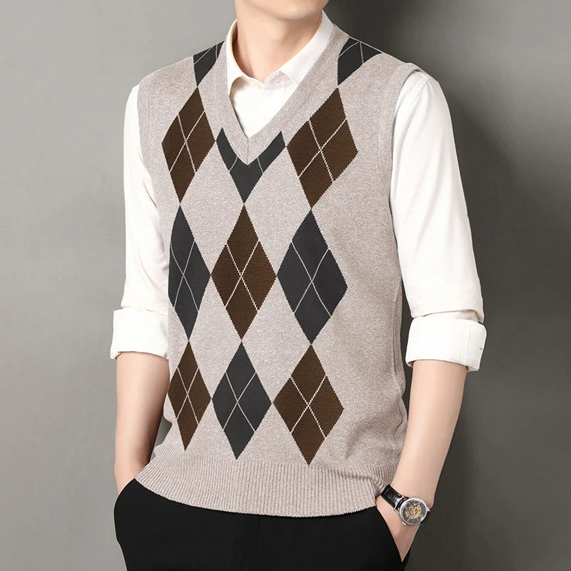 Mens Business Casual Knit Vest Classic Argyle Light Weight Knitwear Suit Vest Versatile Sleeveless Pullover Vests