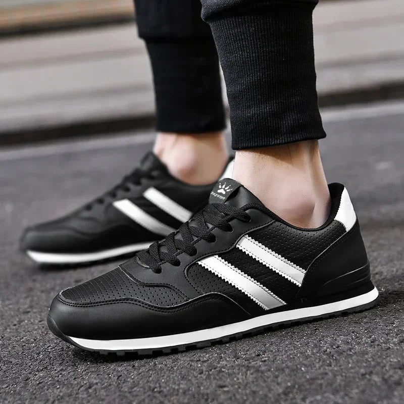 2024 Men Classical Running Shoes Lightweight Leather Outdoor Casual Sneakers Men Comfortable Sport Breathable Flat Jogging Shoes