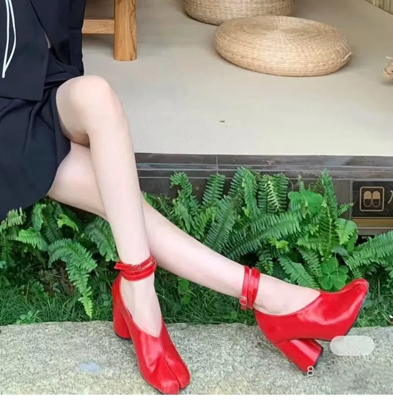 Ins style Vintage Soft Leather Split Toe Tabi Women Pumps Fashion Ankle Strap Thick High heels Spring Autumn Casual Chunky Shoes