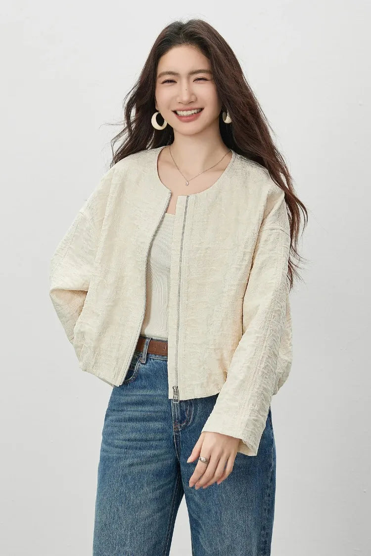 SENTUBILA Women's Loose Cropped Jacket 2026 Spring New Minimalist Round Neck 3D Embossed Jacquard Textured Zipper Coat 161WB6323