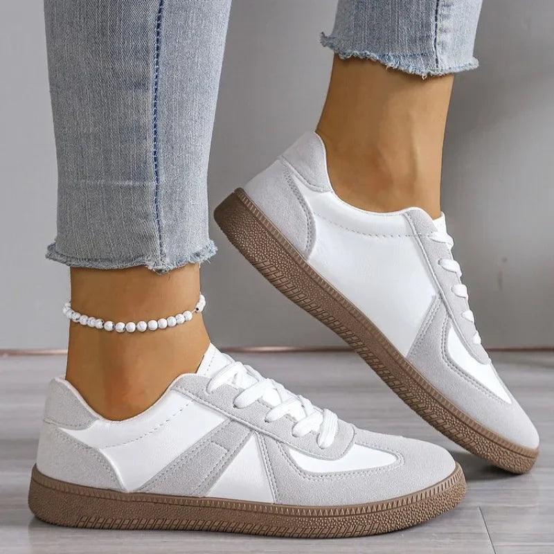 2025 autumn new flat sports shoes for women fashionable mixed color lace up vulcanized shoes comfortable casual shoes