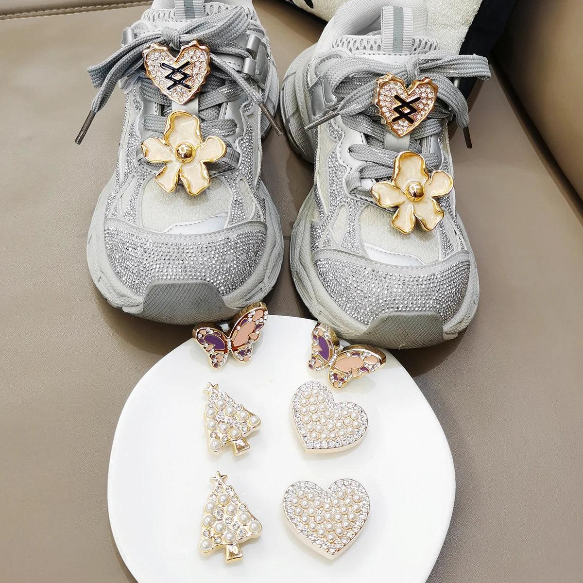 2PCS DIY Flower Shoelaces Charm Christmas Tree Shoes Buckle Decorations Heart Shaped Shoe Clips Butterfly Shoes Lace Accessories