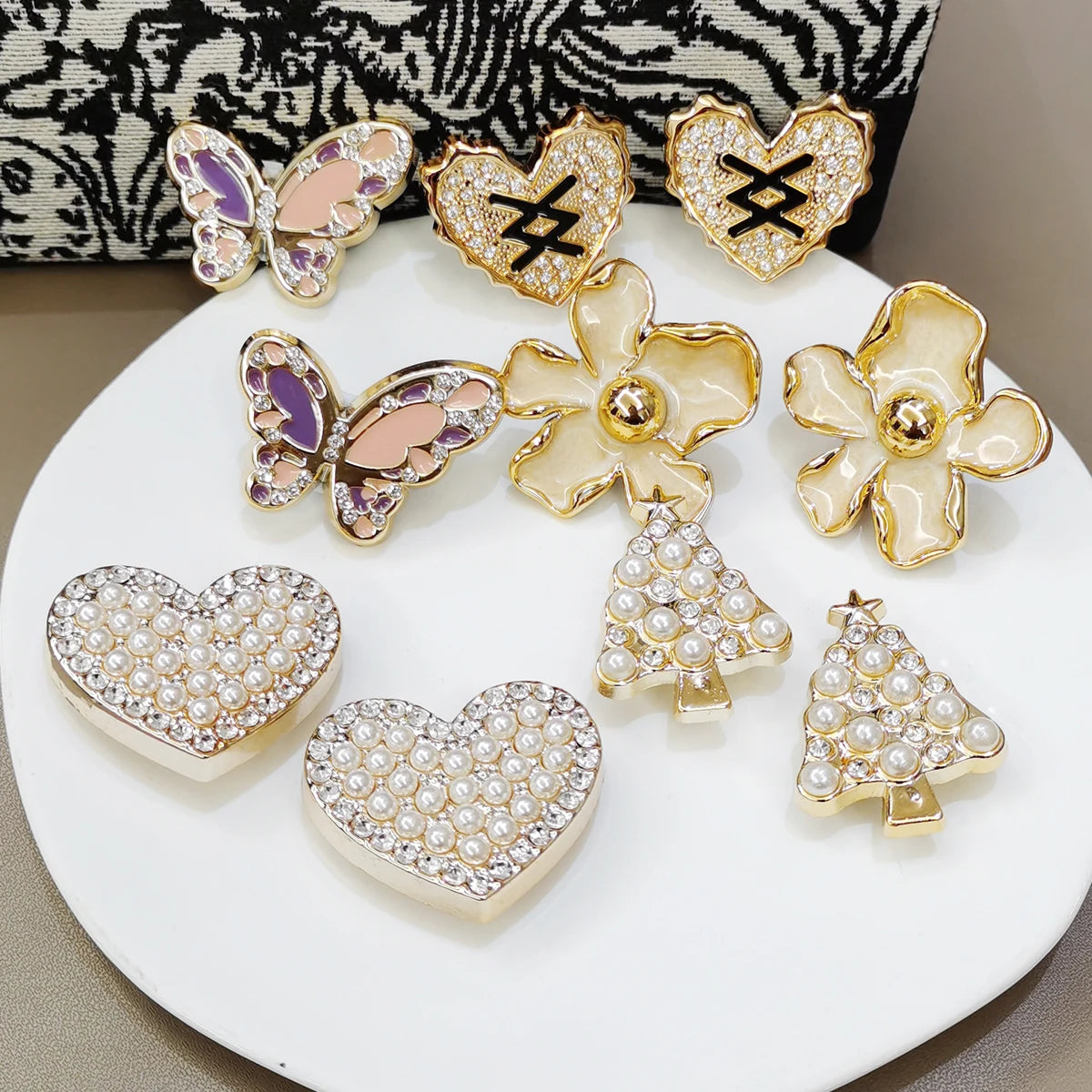 2PCS DIY Flower Shoelaces Charm Christmas Tree Shoes Buckle Decorations Heart Shaped Shoe Clips Butterfly Shoes Lace Accessories