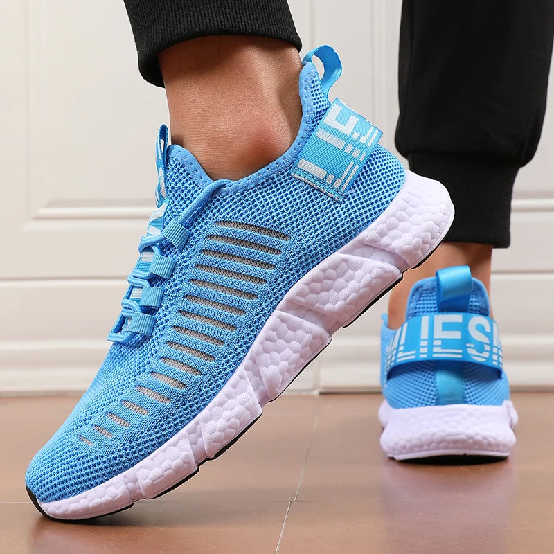 New Men's Sports Shoes with Cushioning Mesh Speculative Stage Hiking Shoes Anti Slip Comfortable Lightweight Gym Training Shoes
