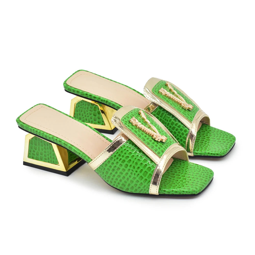 Latest Luxury Designer High Heels Sandals Women Open Toe Pumps Patent Leather Ladies Shoes and Sandals Decorated with Appliques