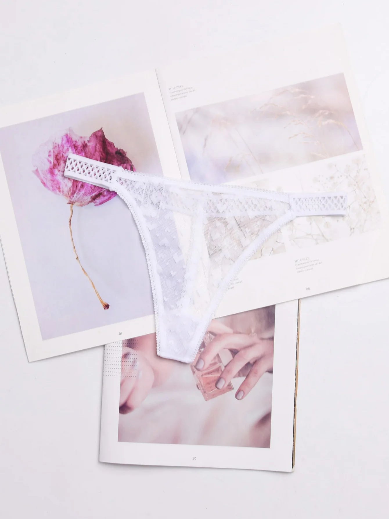 Cotton Women's Panties thongs Underwear Women Lace Soft Briefs Sexy Lingerie low Waist lingerie g-string 1pcs/Lot ac140