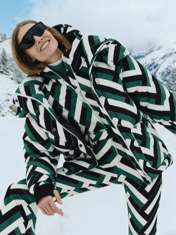 Bold Black And White Striped Green Ski Suit Long Sleeved Hooded Zipper Thick Jackets Warm Pant 2026 New Woman Outdoor Sportswear