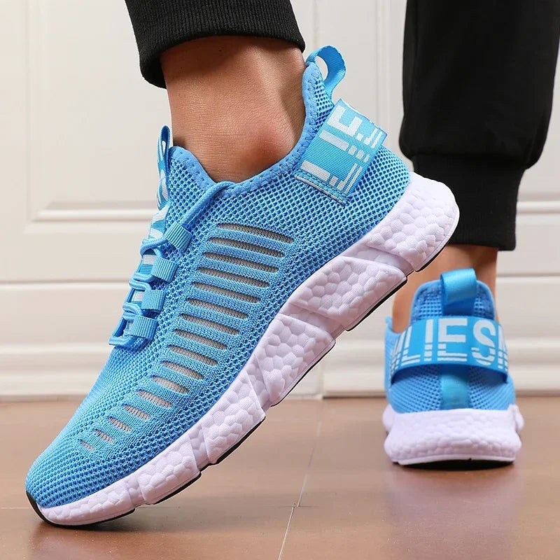 New Men's Sports Shoes with Cushioning Mesh Speculative Stage Hiking Shoes Anti Slip Comfortable Lightweight Gym Training Shoes