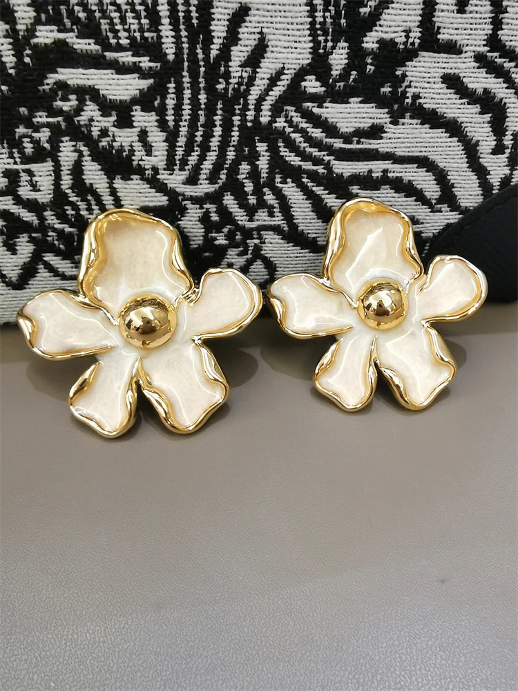 2PCS DIY Flower Shoelaces Charm Christmas Tree Shoes Buckle Decorations Heart Shaped Shoe Clips Butterfly Shoes Lace Accessories