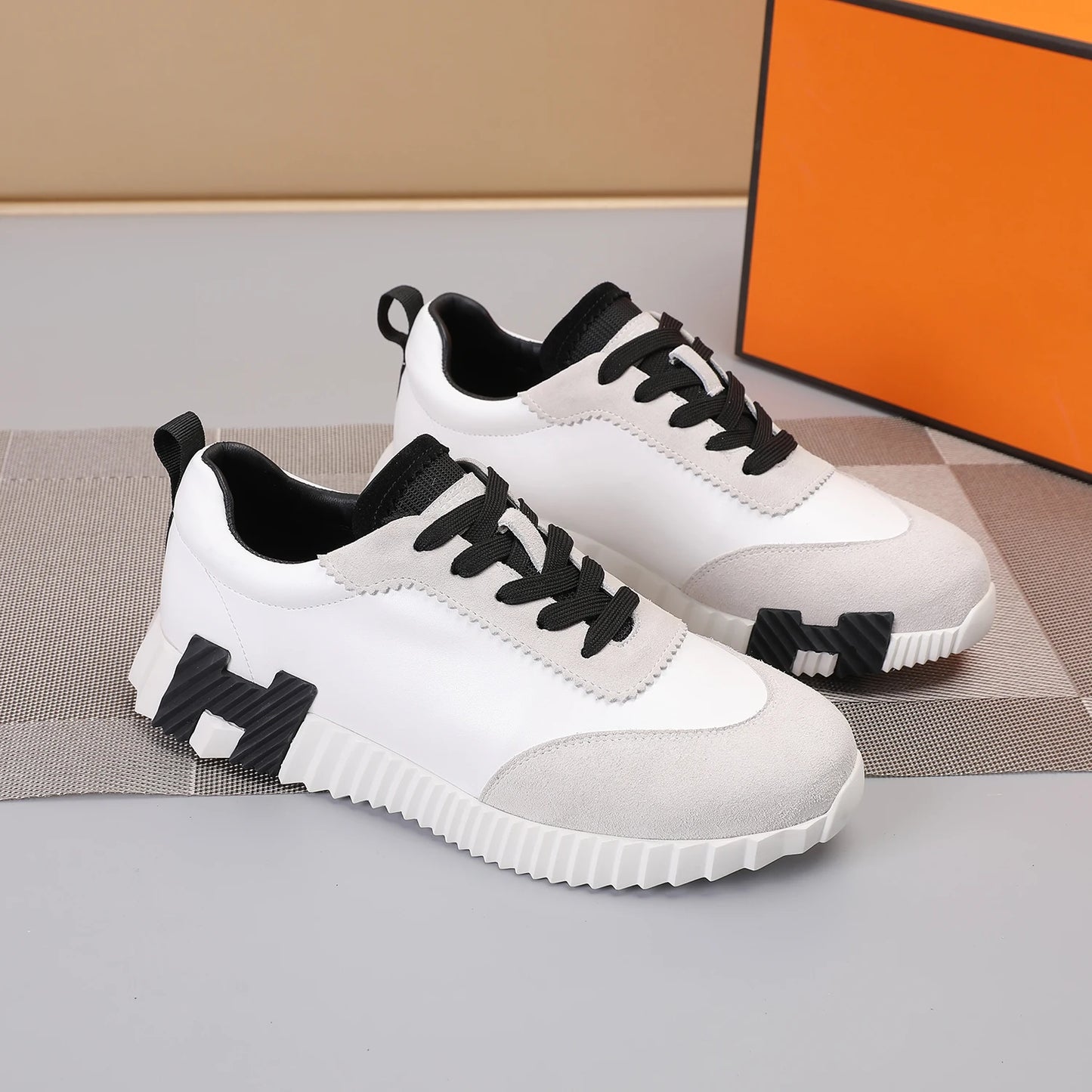 Leather Men's Shoes Comfortable Breathable British Style Casual Running Shoes Fashionable Board Shoes round Toe Thick Bottom