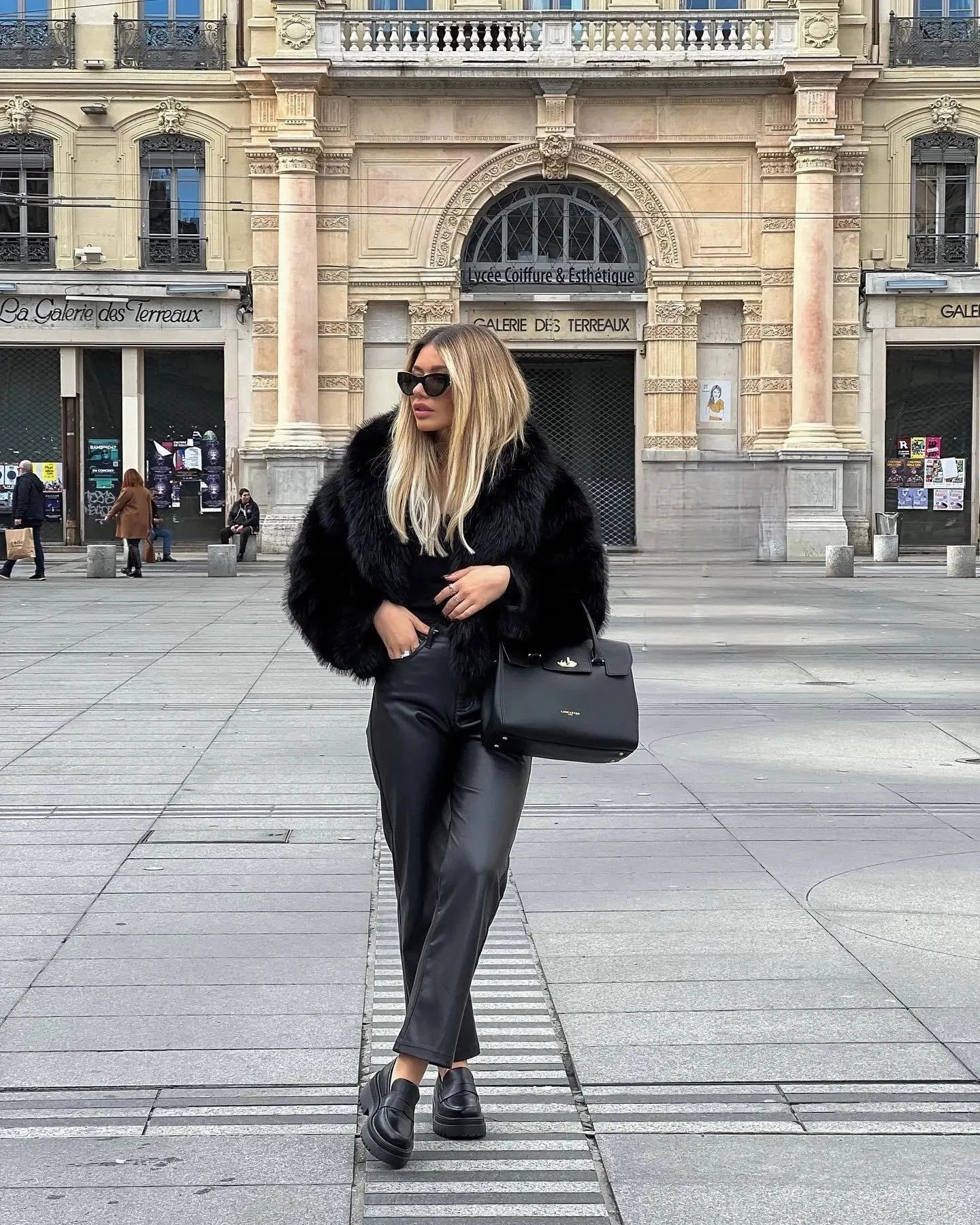 MUJER Black Faux Fur Coat for Women Autumn Winter Plush Coats and Jackets Streetwear Outerwears Long Sleeve Warm Womens Coats