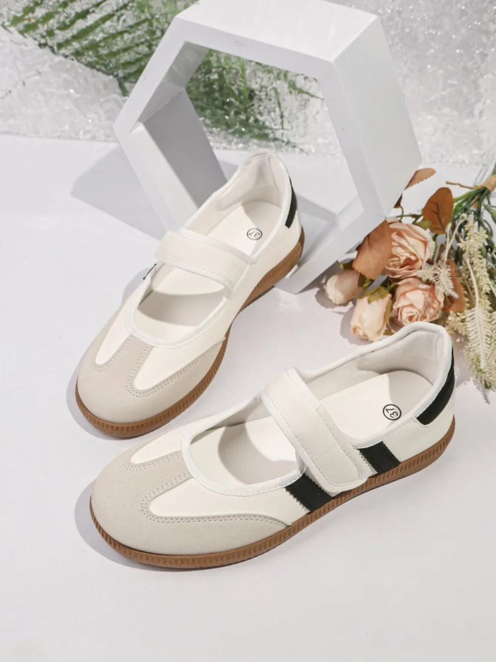Women Sneakers 2026 New Fashion Solid Shallow Designer Shoes Spring Autumn Soft Soled Loafers Comfort Casual Female Sports Shoes