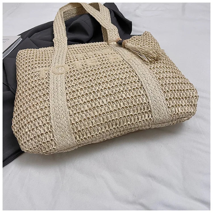 Straw woven bag, women's new versatile large capacity commuting tote bag, fashionable and stylish vacation bag