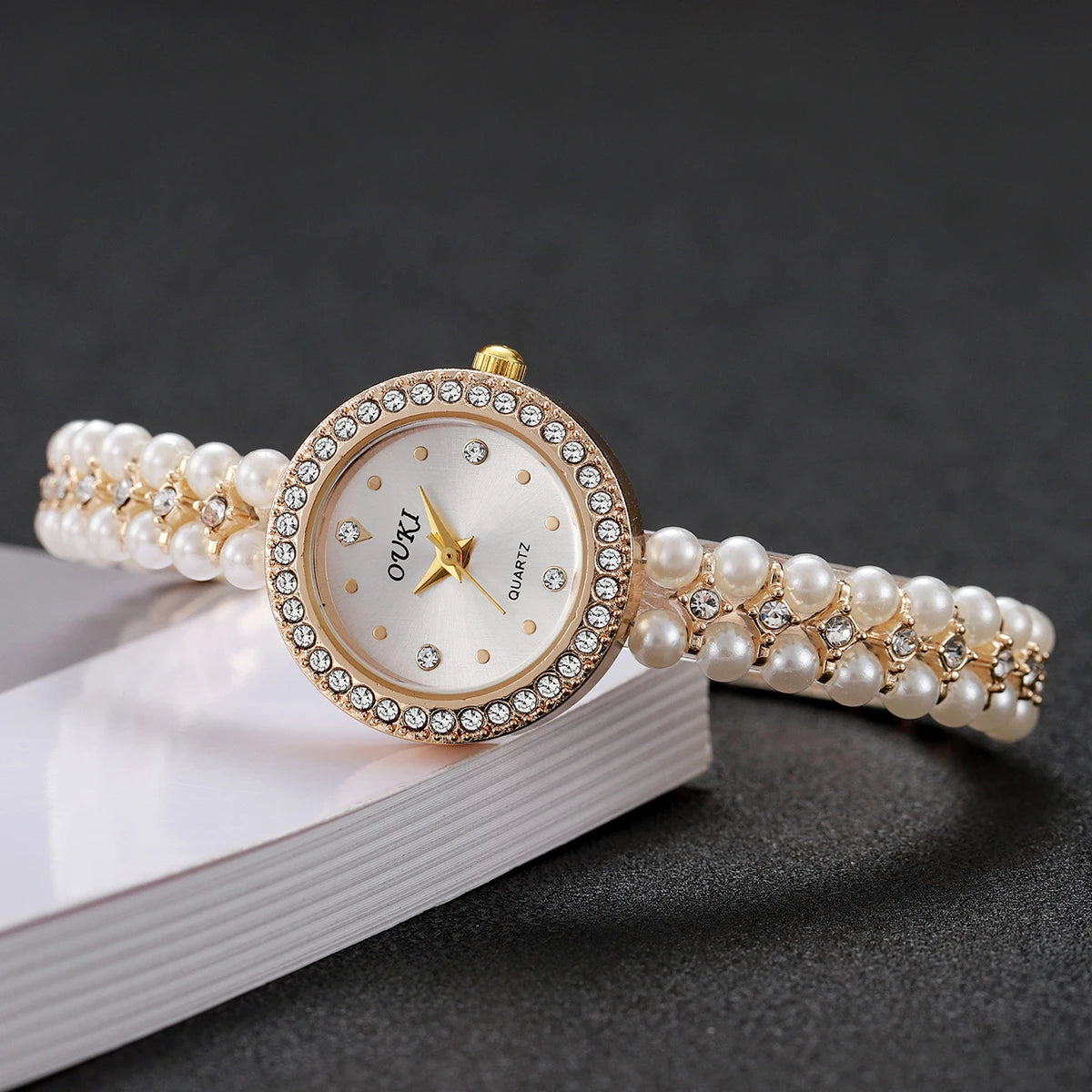 Fashion Women's Watches Ladies Imitation Pearls Alloy Band Analog Quartz Wristwatch Reloj Mujer（Without Box）