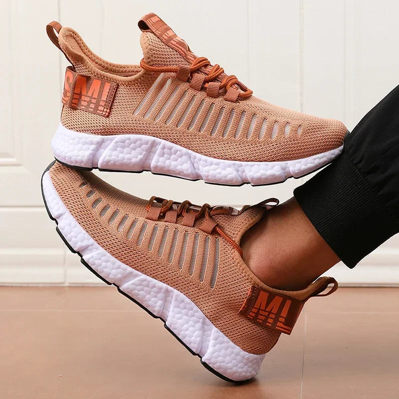 New Men's Sports Shoes with Cushioning Mesh Speculative Stage Hiking Shoes Anti Slip Comfortable Lightweight Gym Training Shoes
