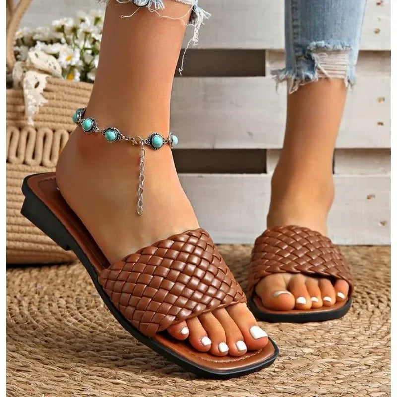 New Women's Slippers Summer Selling Sexy Braided Red Square Toe Flat Flip-Flops Fashion Beach Mules Casual Indoor Home Slippers