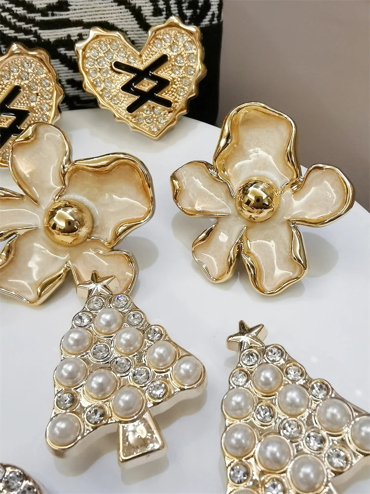 2PCS DIY Flower Shoelaces Charm Christmas Tree Shoes Buckle Decorations Heart Shaped Shoe Clips Butterfly Shoes Lace Accessories