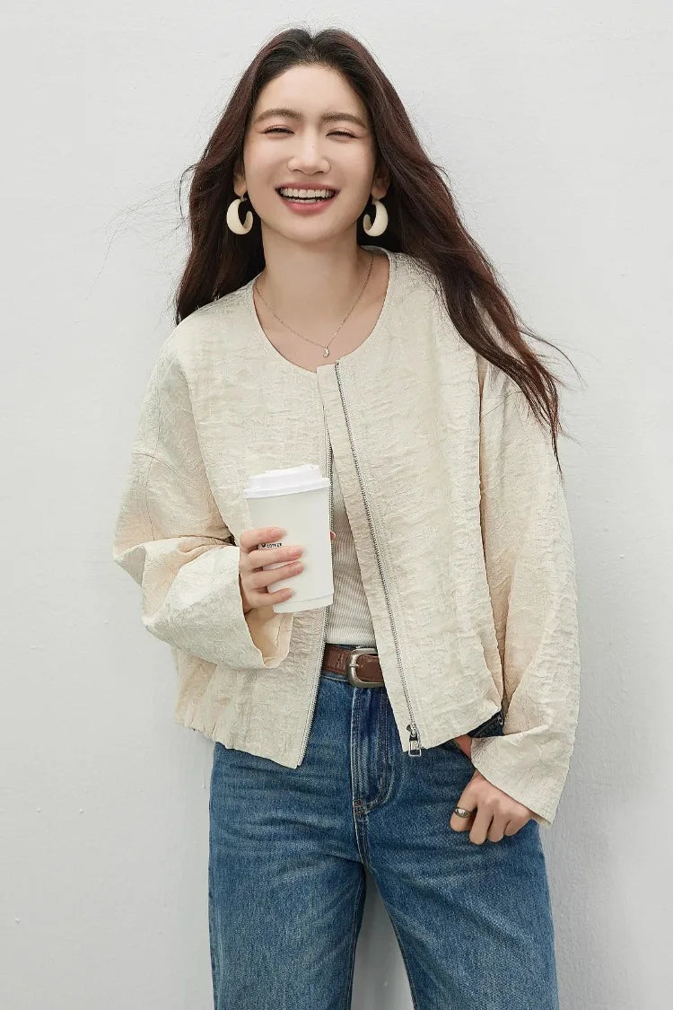 SENTUBILA Women's Loose Cropped Jacket 2026 Spring New Minimalist Round Neck 3D Embossed Jacquard Textured Zipper Coat 161WB6323