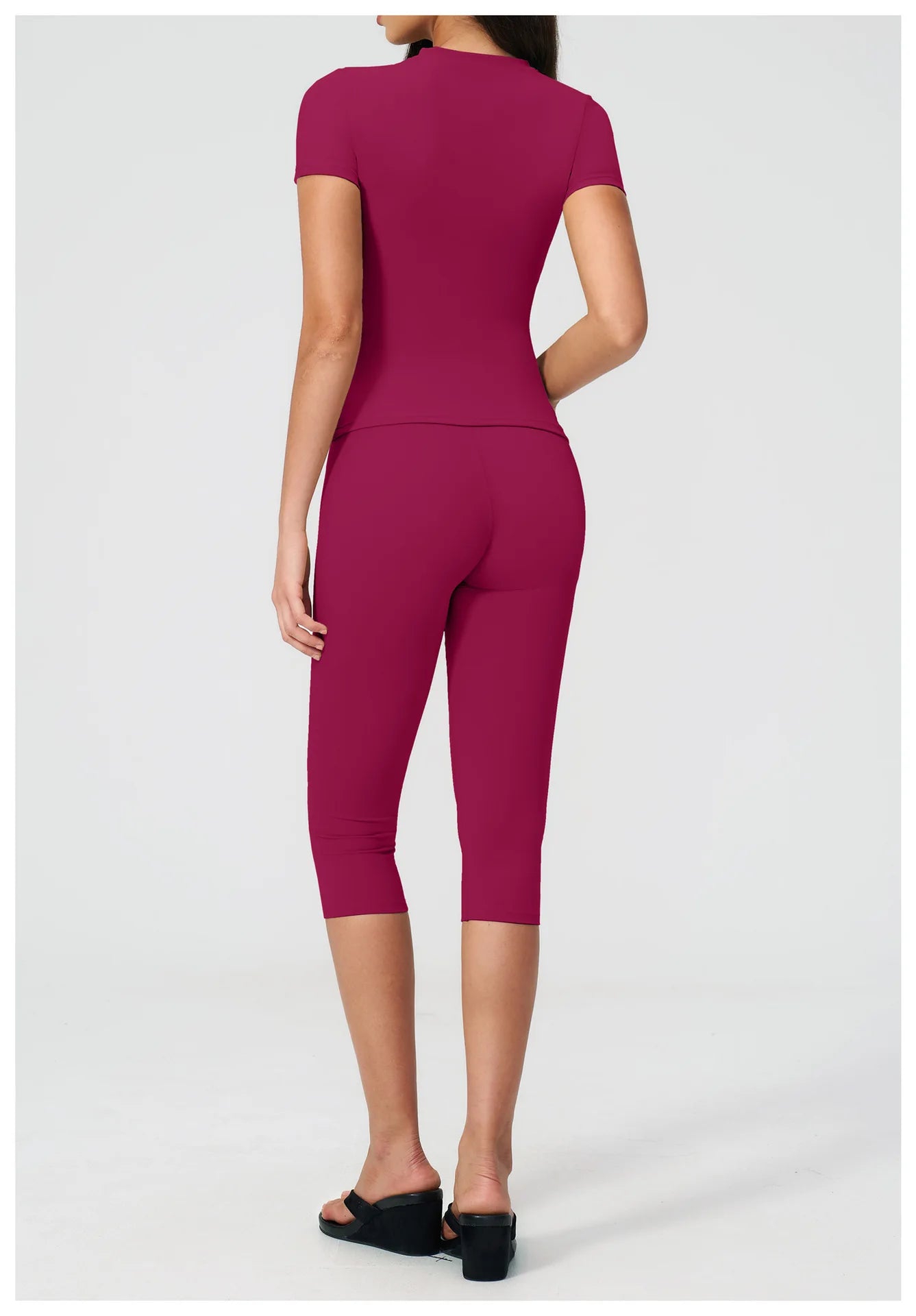 Sports Set Two Pieces Yoga Set Women's Sports Set Quick Drying Short Sleeve Fitness Set Gym Running Slim Capri Pants Sportswear