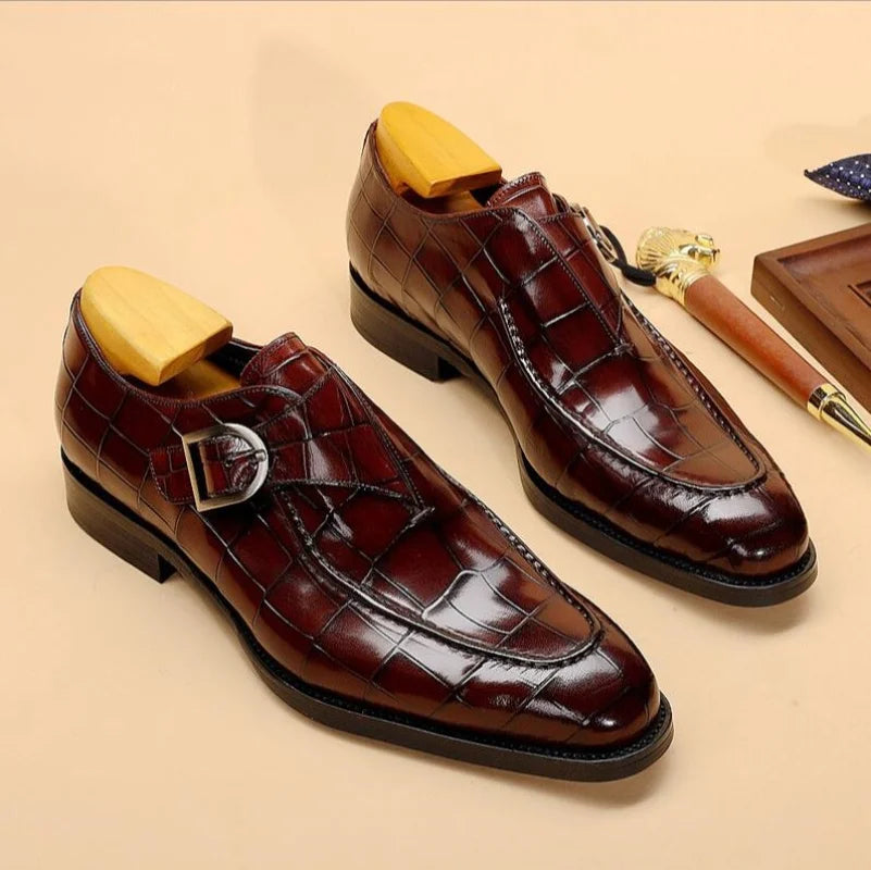Autumn Retro Men Formal Shoes Slip on Men Casual Loafers Brand Moccasin Buckle Brogue Business Formal Men Shoes New Style