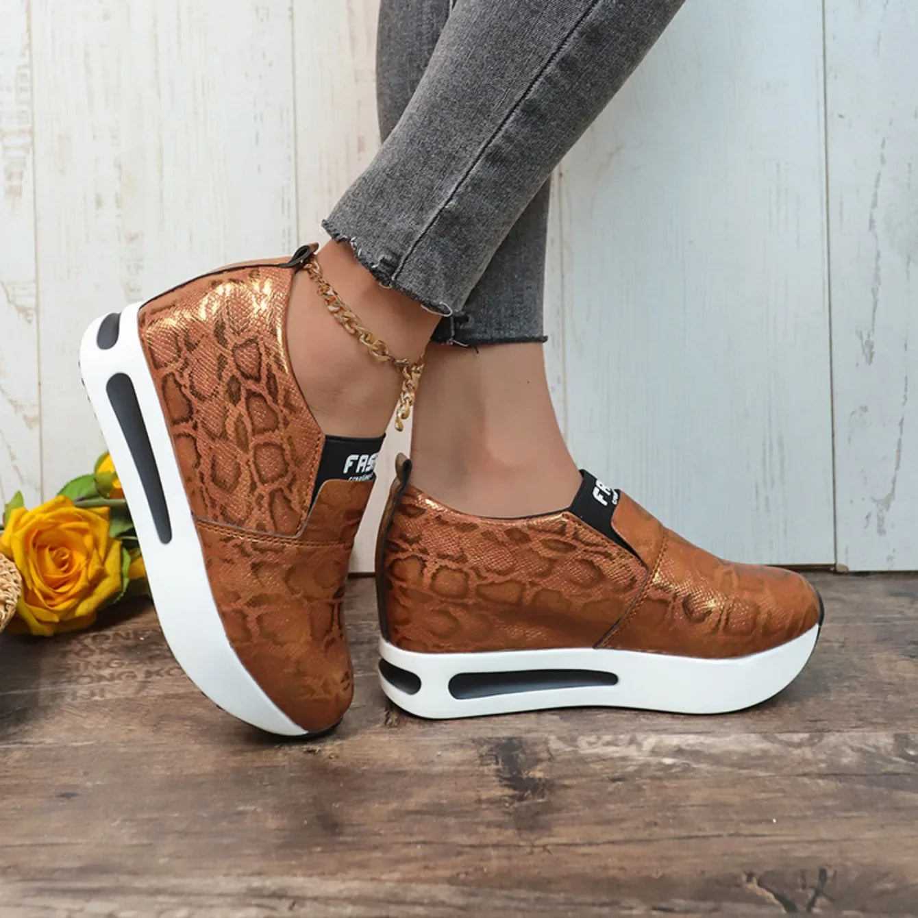 Women Sneakers New Casual Non-Slip Platform Sneakers Women Fashion Slip-On Designer Shoes for Women Fashion Lightweight Loafers