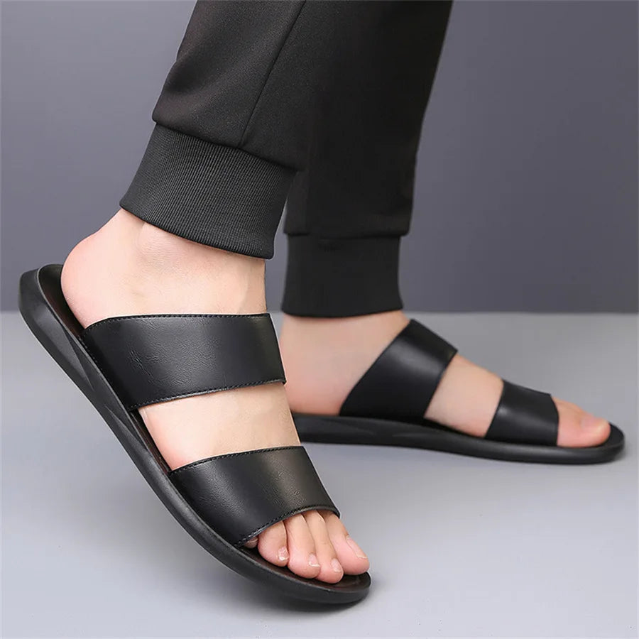 2025 Summer New Men's Slippers Fashion Leather Casual Slipper Outdoor Non Slip Flat Beach Sandals for Men Designer Male Shoes