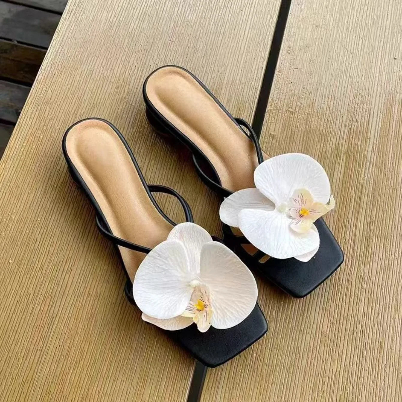 Women Sandals 2025 New Shallow Sandals Casual Fashionable High Quality Shoes for Women Elegant Flowers Designer Women Sandals