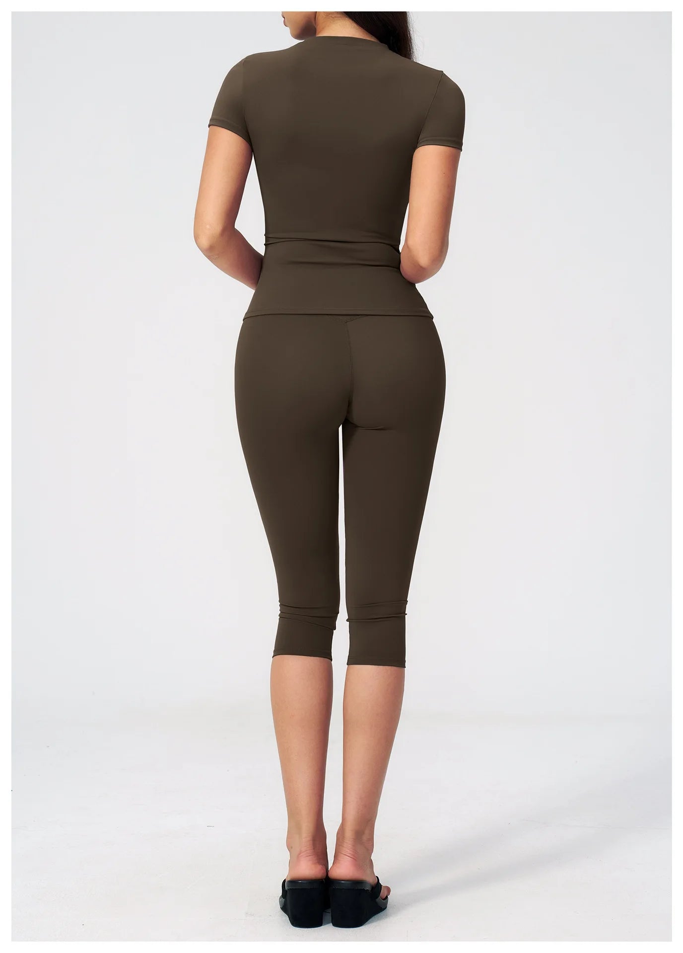 Sports Set Two Pieces Yoga Set Women's Sports Set Quick Drying Short Sleeve Fitness Set Gym Running Slim Capri Pants Sportswear